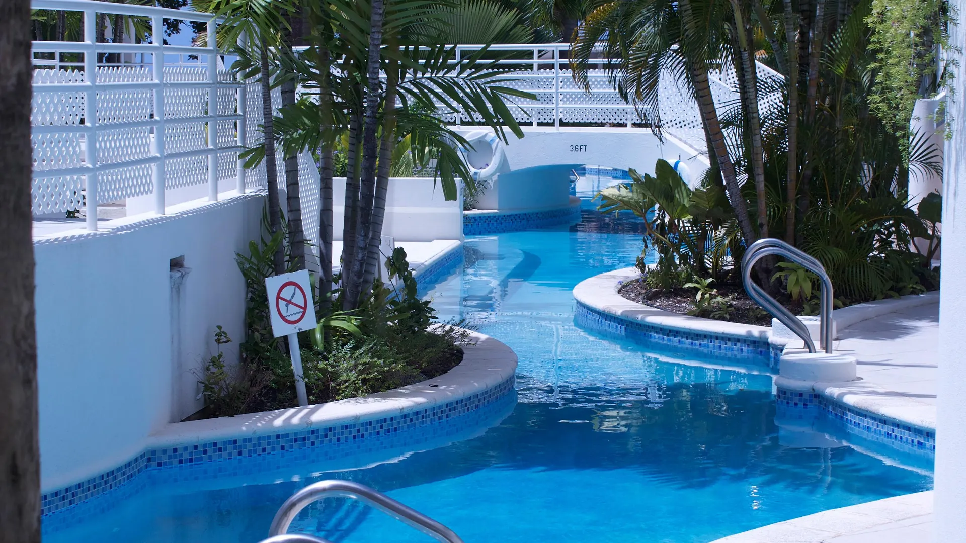 Отель Savannah Beach Бриджтаун